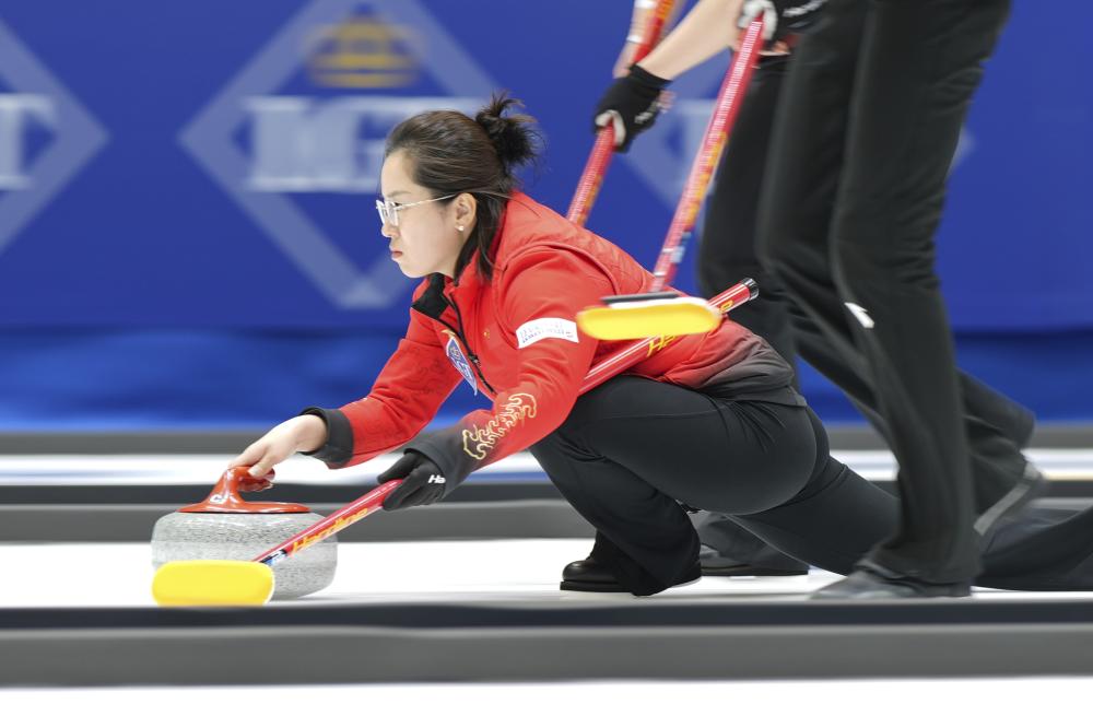 里贝里社交媒体分享与齐达内合照